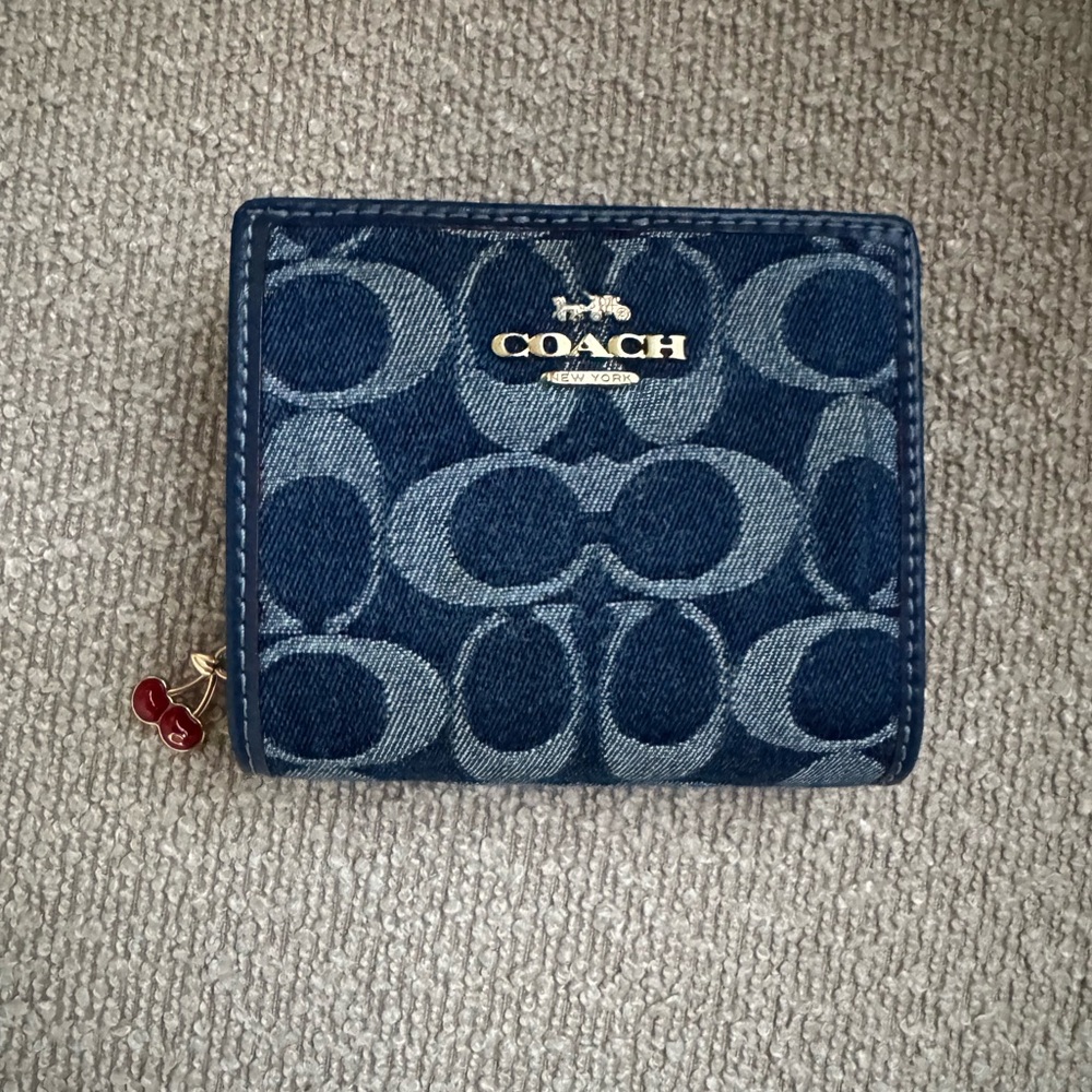 Authentic Coach denim 🍒 wallet